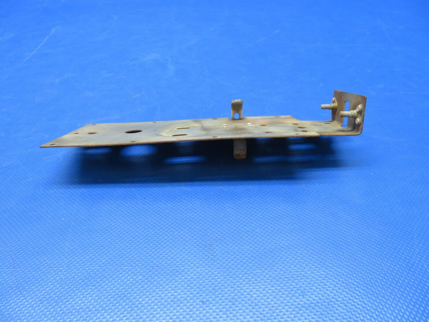 Cessna 150 RH Door Latch Mounting Plate & Housing Assy P/N 0413388-1 (0724-1832)