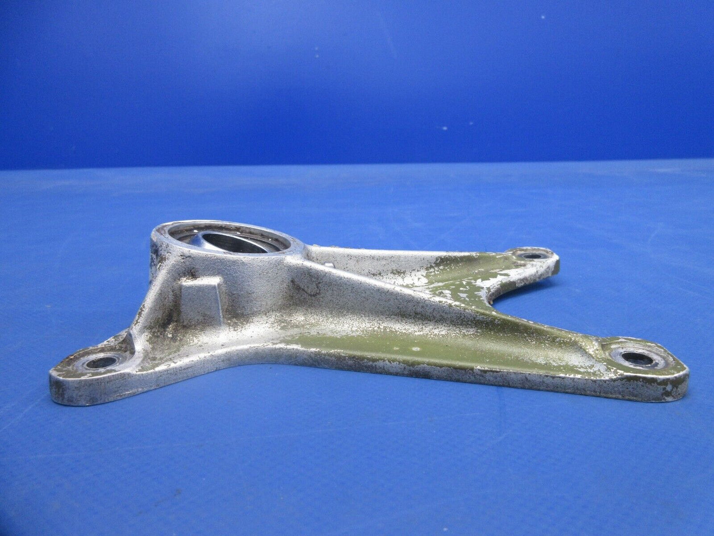 Piper PA-32RT-300T Lance II Main Gear AFT Trunnion Fitting 67042-13 (0924-864)