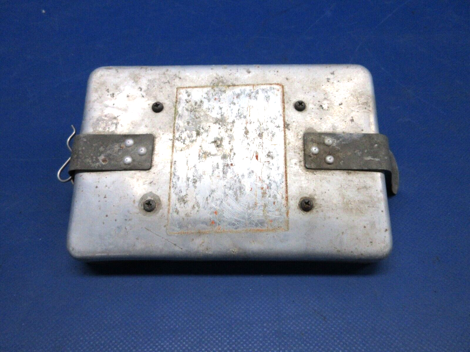 Cessna 175 Battery Box Lid Assy P/N 0413307-21 (0524-1322)0