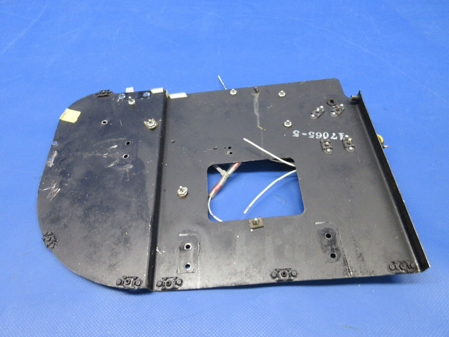 Piper PA-23-250 Aztec Pedestal Plate Assy LH P/N 17065-05 (0624-861)