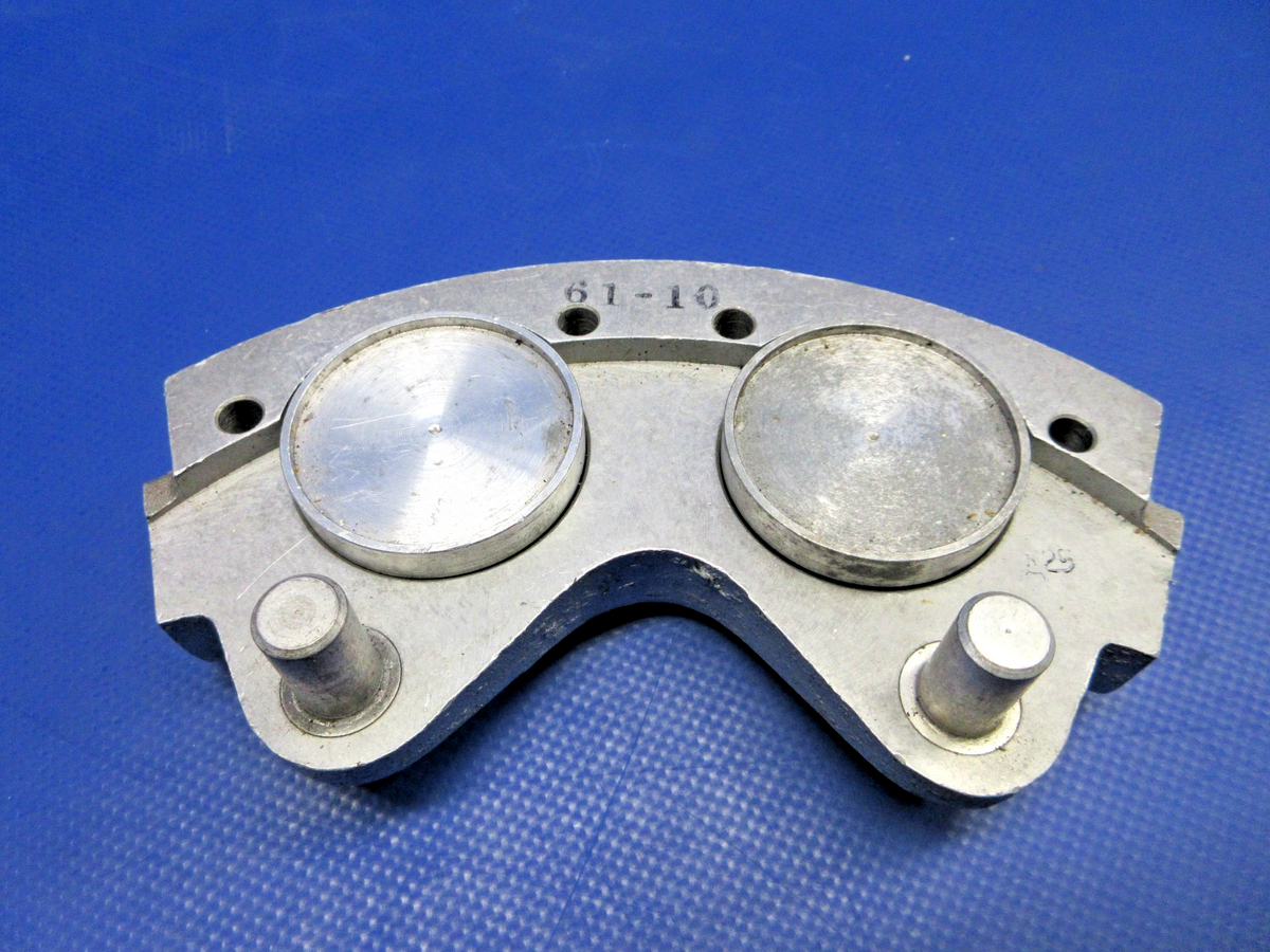 Cleveland 30-23 Brake Caliper & Pucks P/N 061-06500 NOS (0926-771)4