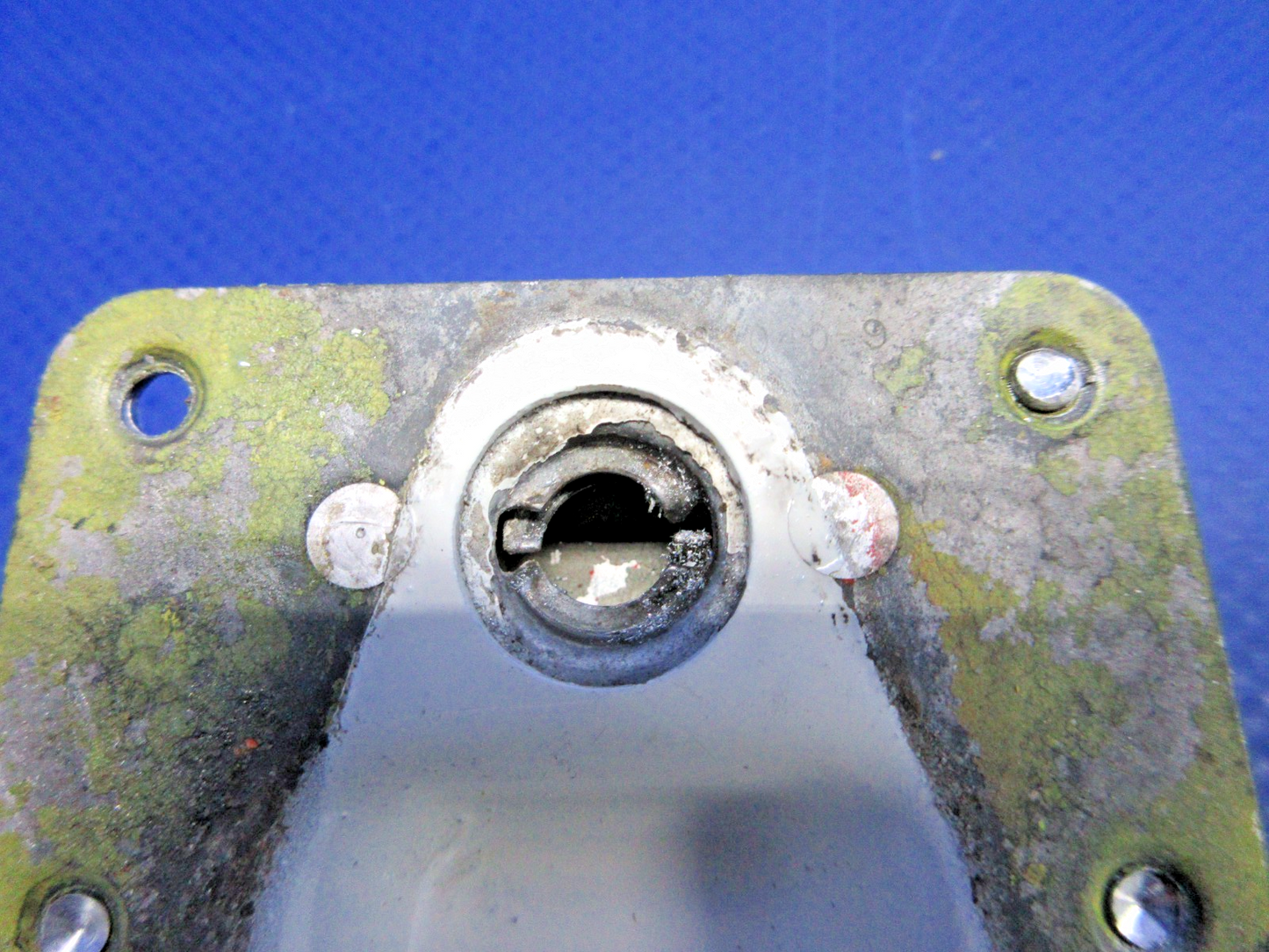 Beech D95A Travel Air Cowl Latch Plate (0326-801)6
