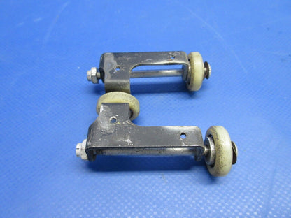 Piper PA-23-250 Aztec Control Column Roller Assy P/N 16851-00 (0624-810)