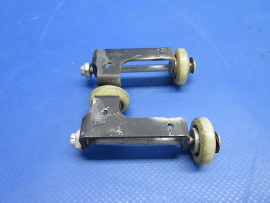 Piper PA-23-250 Aztec Control Column Roller Assy P/N 16851-00 (0624-810)