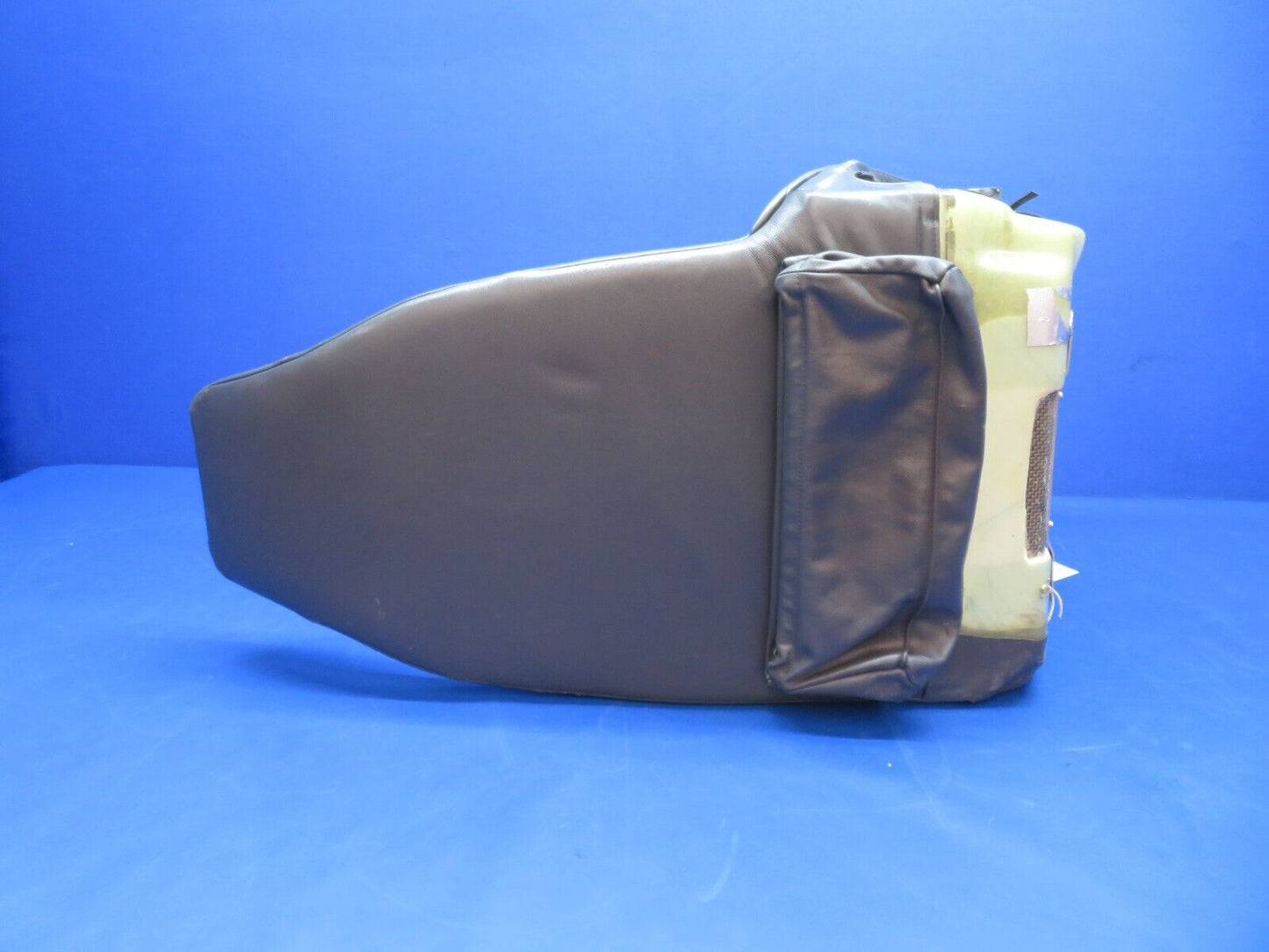 Diamond DA-42 RH Front Seat Assy P/N D60-2512-00-00_3 (0623-428)