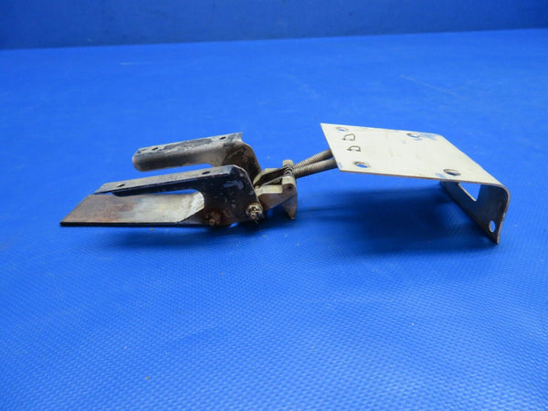 Piper Cherokee PA-28 Cabin Door Latch Assy P/N 79530-02 (0724-1851)