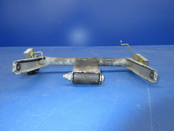 Piper PA-23-250 Aztec Nose Wheel Door Actuating Tube Assy 17664-00 (0624-773)