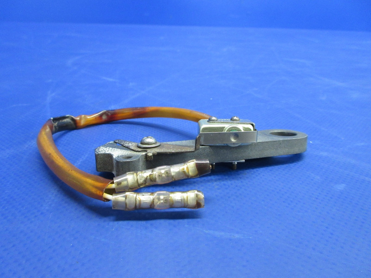 Cessna 172RG Cutlass Hook Downlock w/ Switch P/N 2241106-3 (0826-818)6
