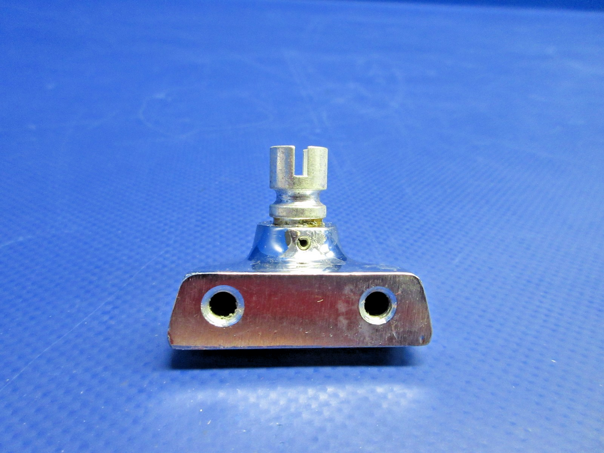 Cessna Window Latch Bracket P/N 1411202-201 NOS (0826-899)2