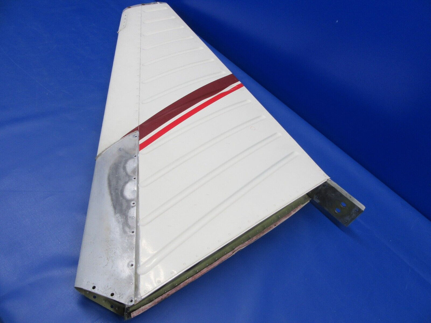 Piper PA-28-181 Archer Vertical Stabilizer / Fin Assy P/N 66975-03 (0424-09)