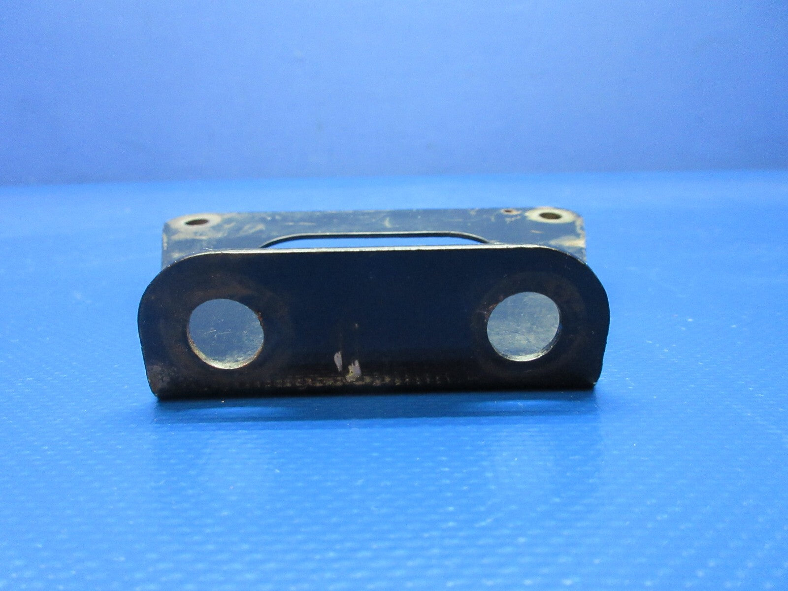 Piper PA-46 Lycoming TIO-540-AE2A Baffle Bracket P/N 85593-02 (1124-1385)3