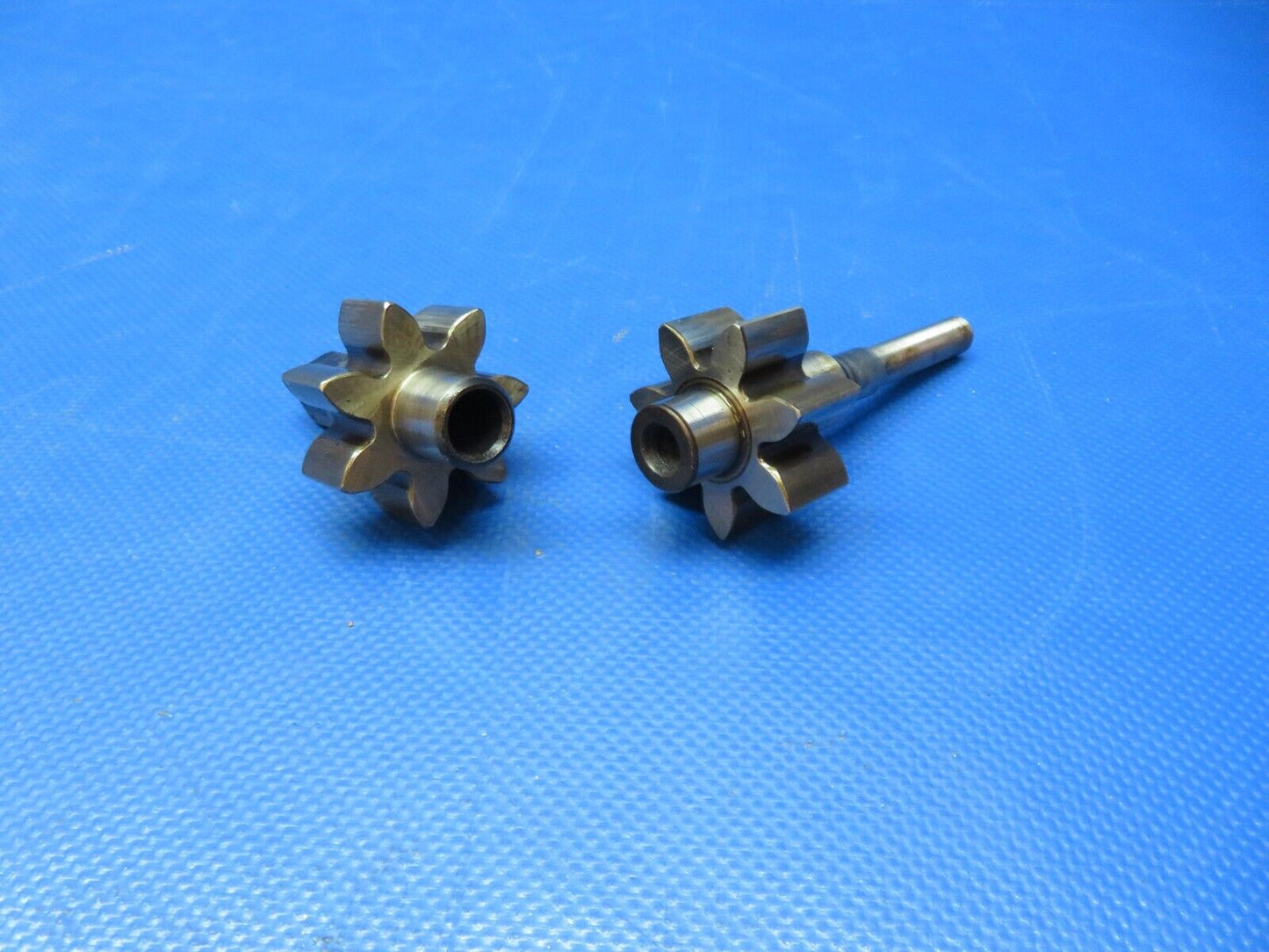 Continental O-200 Oil Pump Drive Gear & Driven Gear P/N 22354 (0824-925)