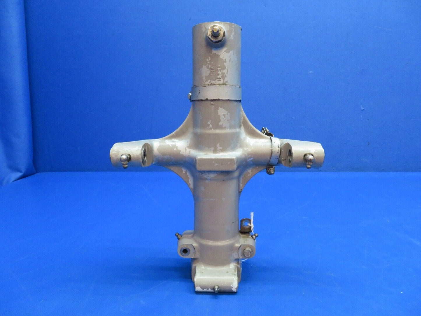 Piper PA-23-250 Aztec LH Main Gear Strut Housing 751-929, 31835-00 (0824-1771)
