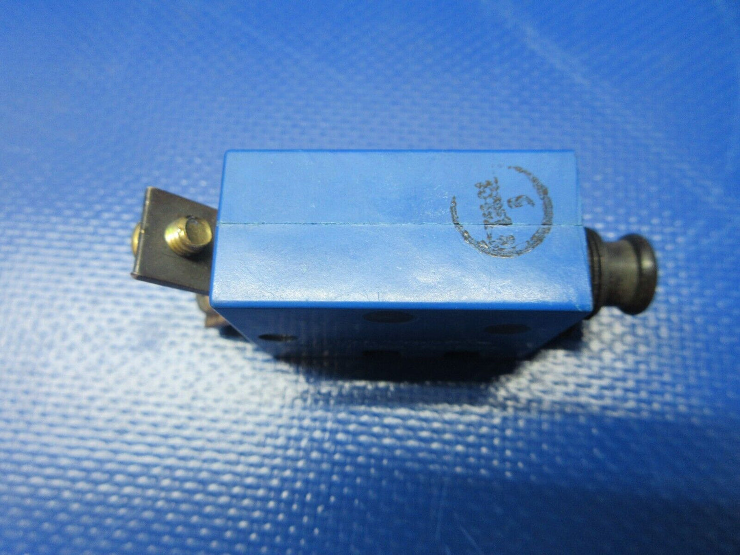 Mechanical Products 21/2 Amp Circuit Breaker P/N 1500-052-205 TESTED (1224-1297)