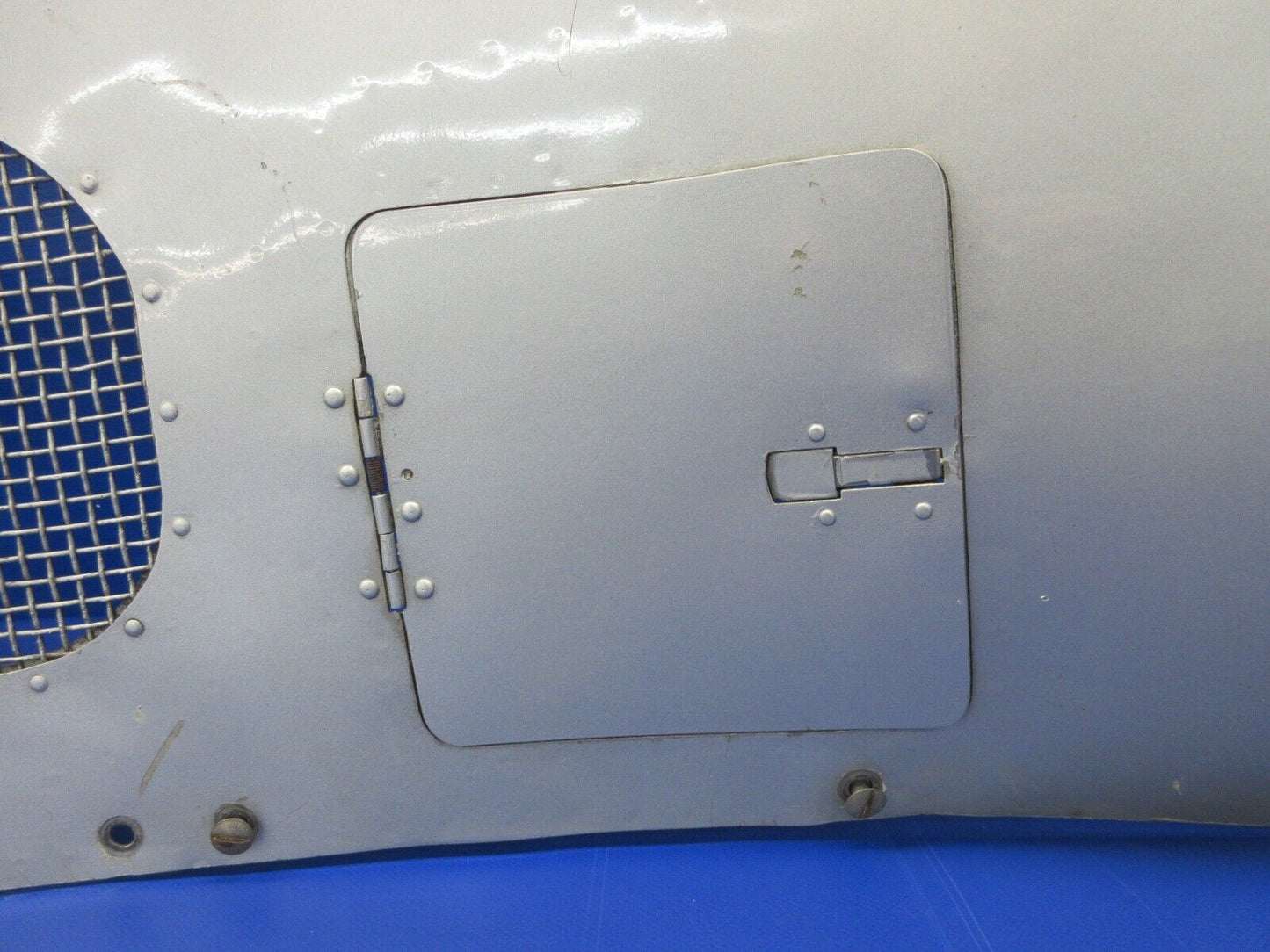 Bell 47J-2 Helicopter Fuselage Cowl RH P/N 47-340-207-231 (1124-1417)