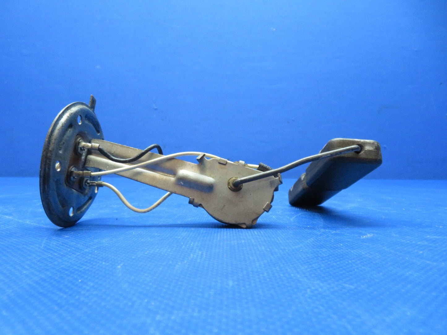 Beech 95 / D95A Main Fuel Sender Transmitter LH P/N 5640556 TESTED (0424-245)4