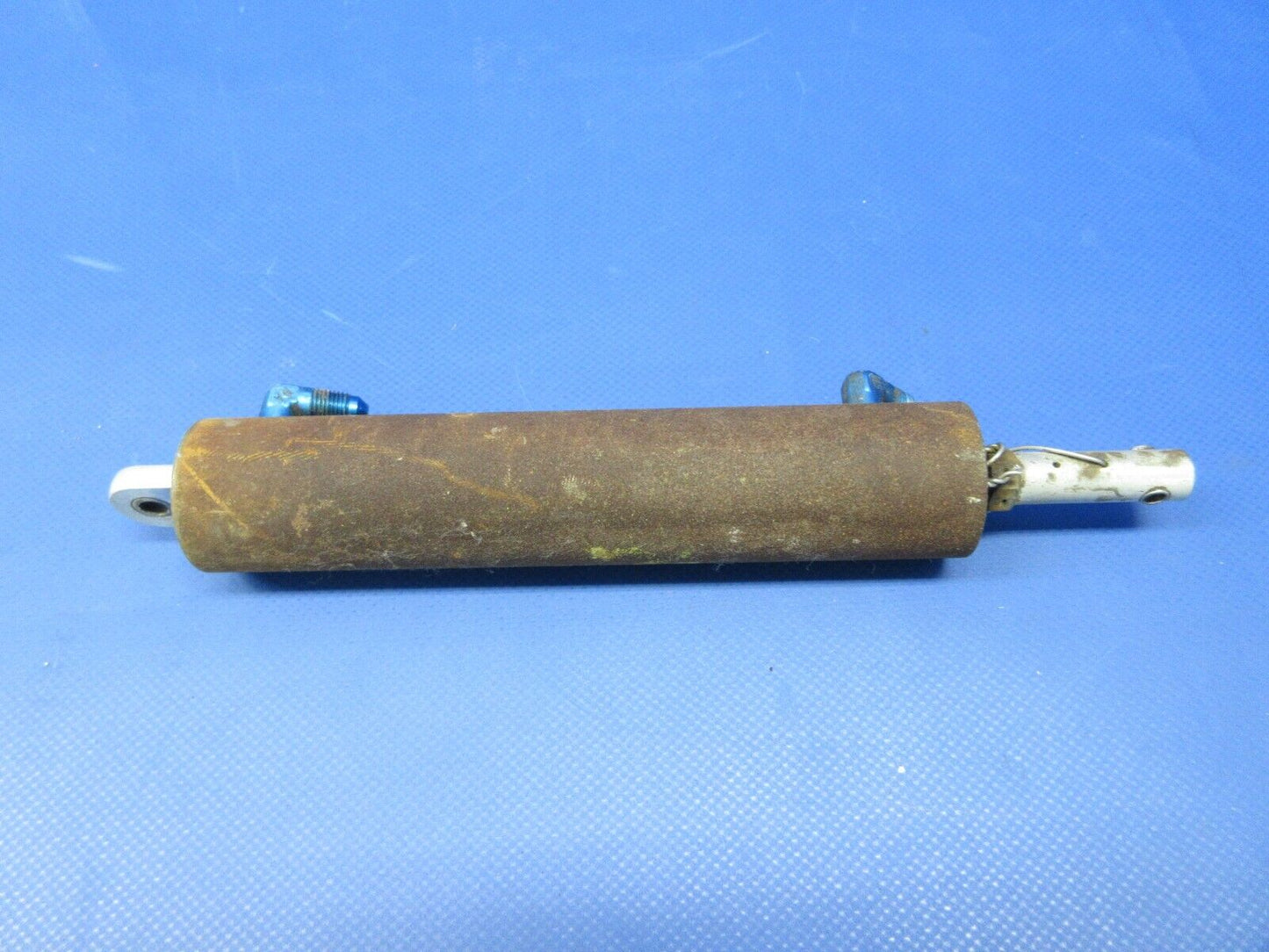 Bellanca 17-30A Viking Main Gear Hydraulic Cylinder Assy 195526-0 (0524-1254)