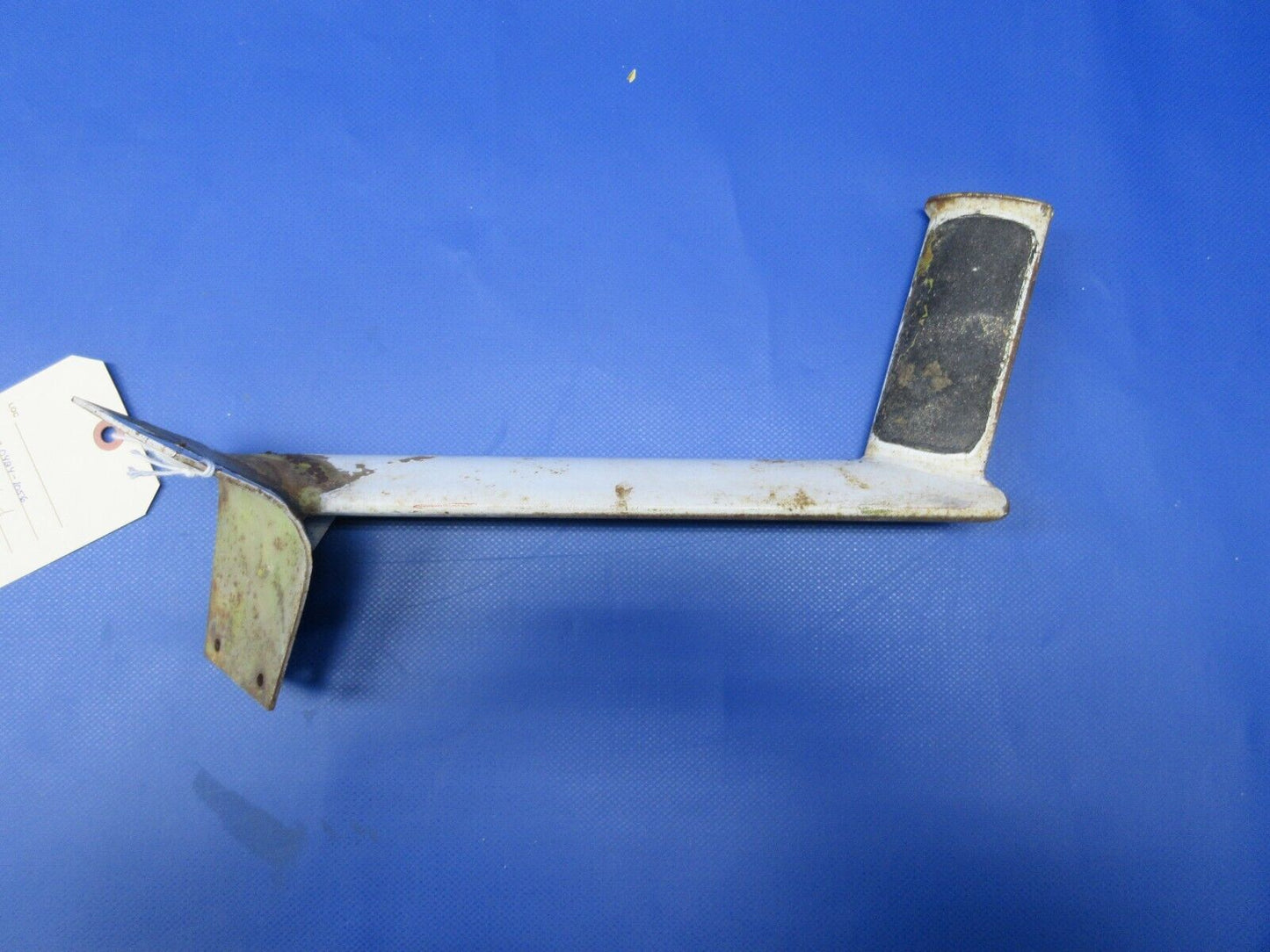 Piper PA38-112 Tomahawk Cabin Entrance RH Step Assy P/N 77768-05 (0424-1056)