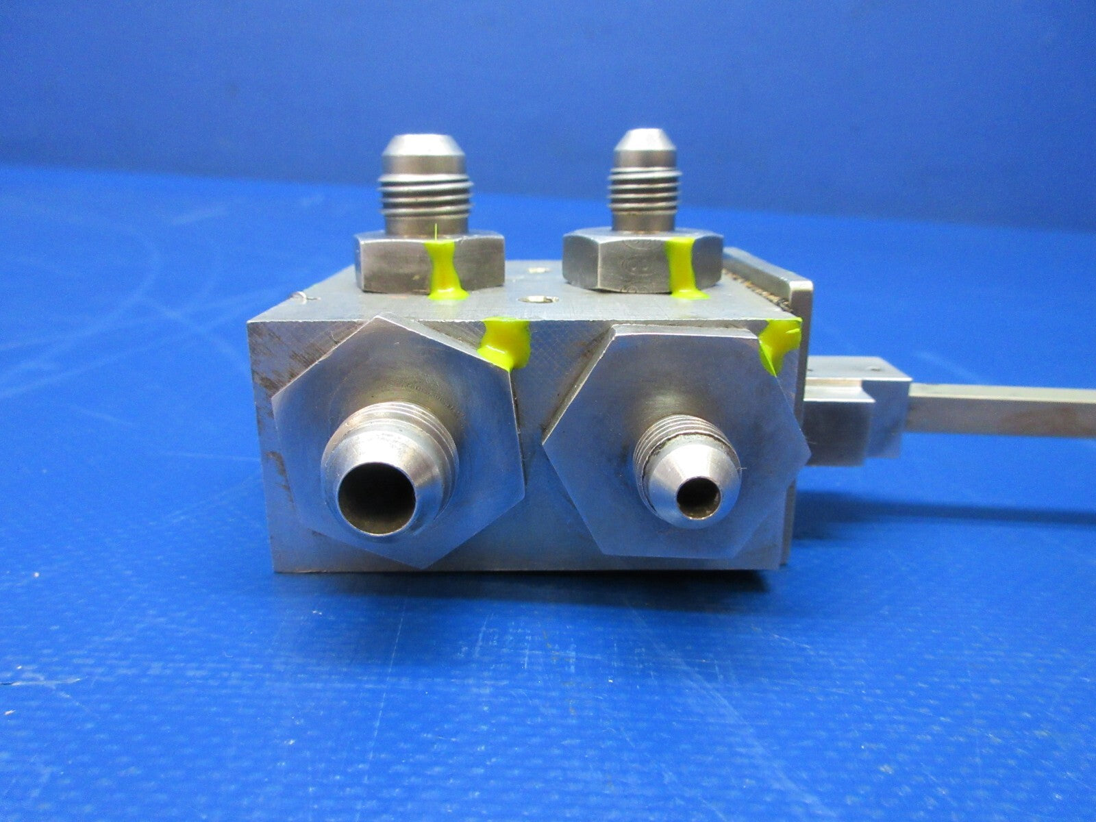 Early Cessna 210 Fuel Selector Valve w/ Shaft P/N 1216001-1 REBUILT (0325-1362)3