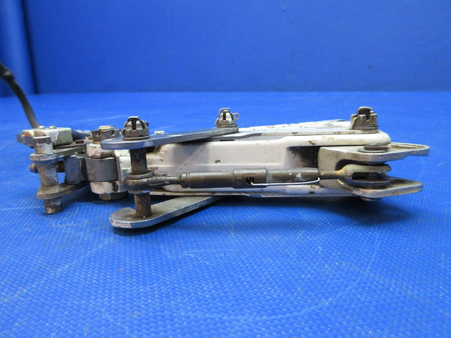 Piper PA-34-200T Seneca II RH MG Truss Assy w/ Switch P/N 78721-03 (0924-1374)