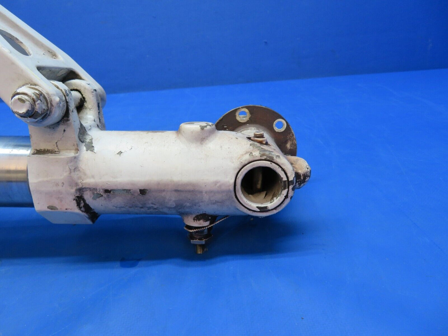 Piper Aerostar 602P LH Main Gear Assy P/N 400053-509 (0123-943)