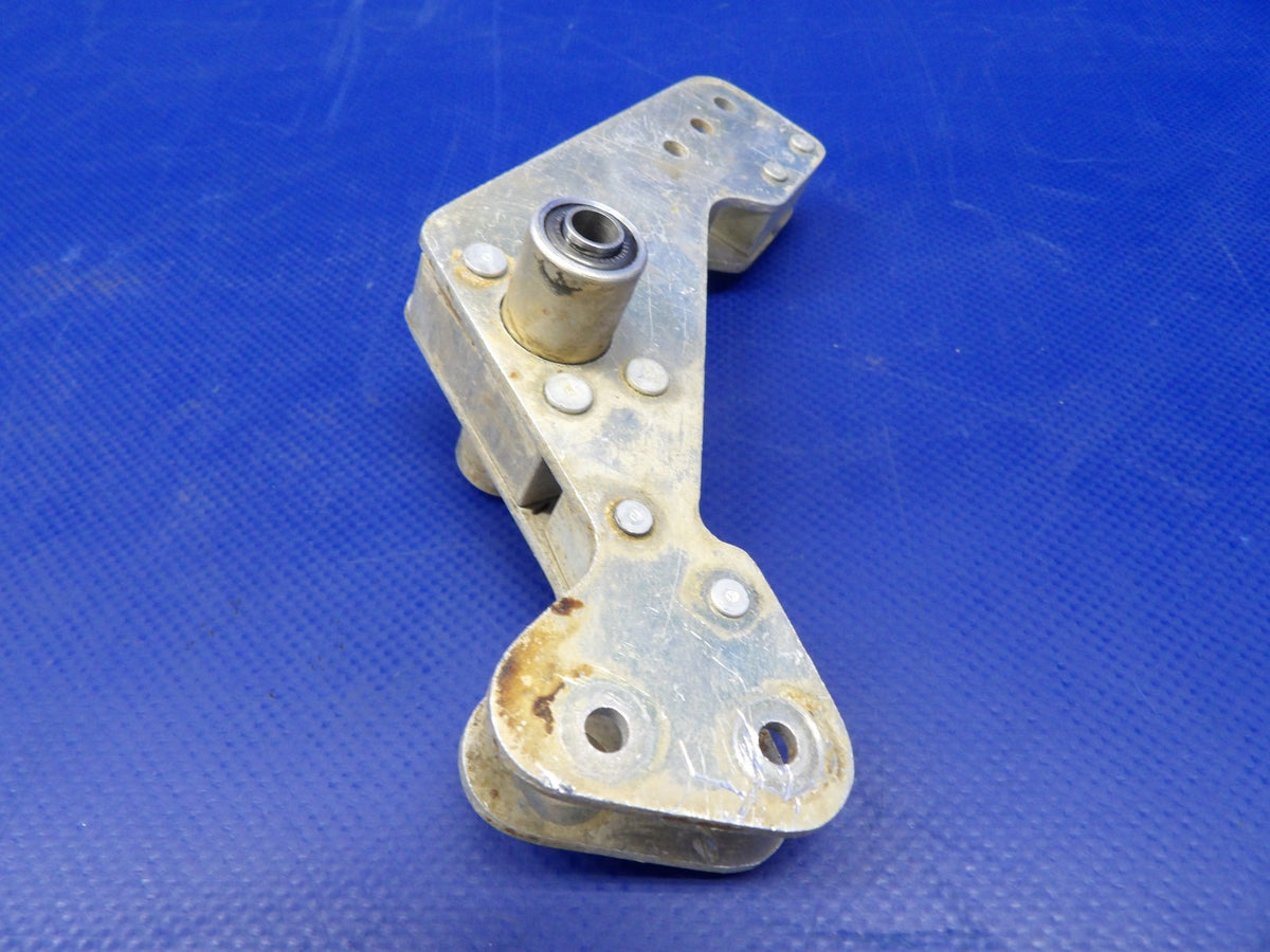 Mooney M20 / M20E Aileron Bellcrank P/N 7263 (0826-1334)4