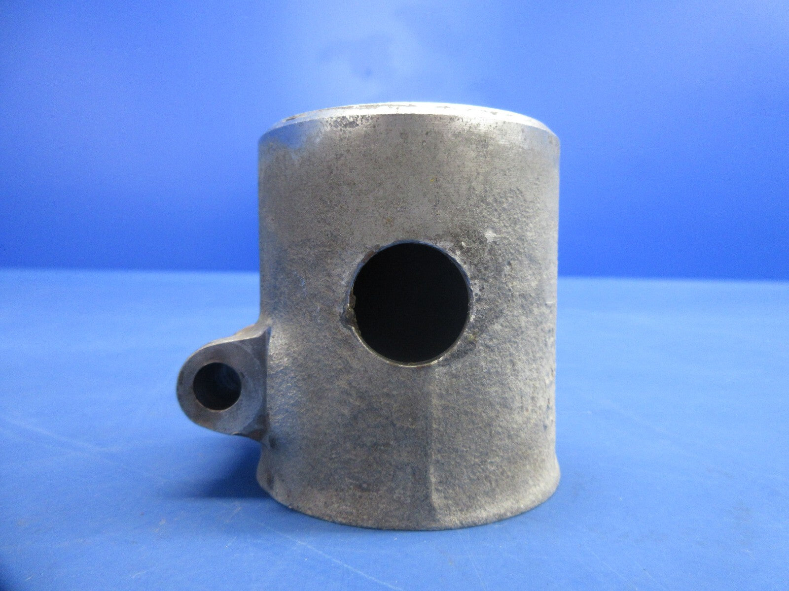 Beech 35 Bonanza Nose Wheel Strut Cap P/N 35-825092 (1124-729)4