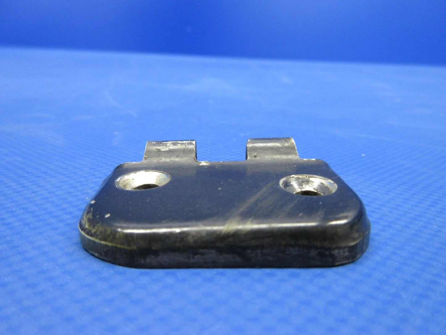 Cessna 180 / 180K Cabin Door Hinge Lower LH FWD P/N 0711037-10 (0624-715)