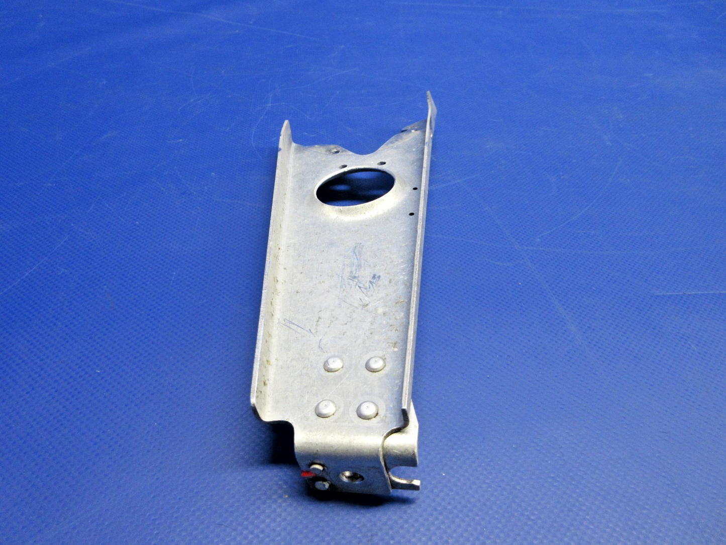 Beech D95A Travel Air RH Engine Controls Bracket P/N 95-940000-47 (0326-917)12