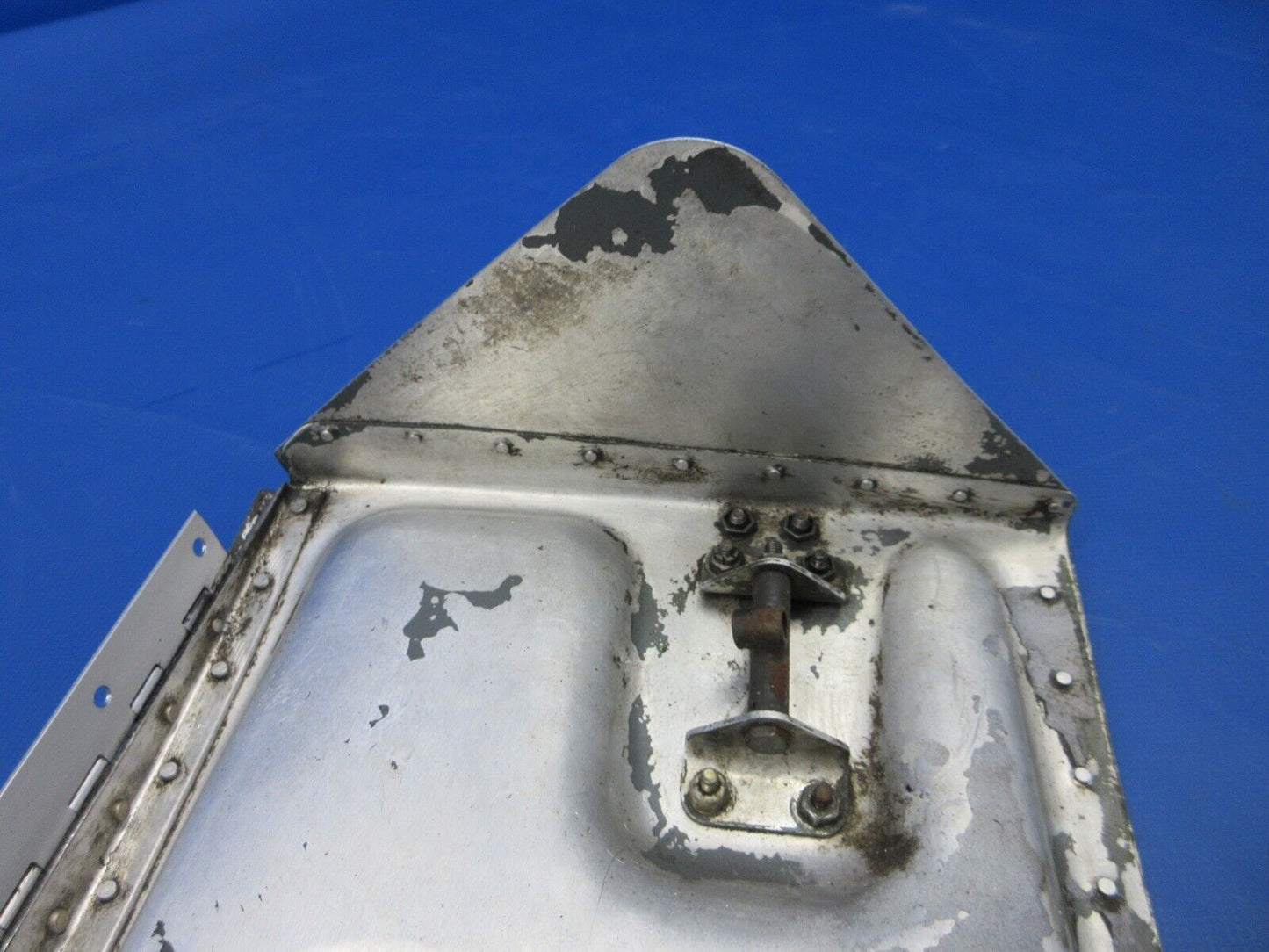 Piper PA-34-200T Seneca II Cowl Flap Assy RH P/N 37511-03 (0524-2085)