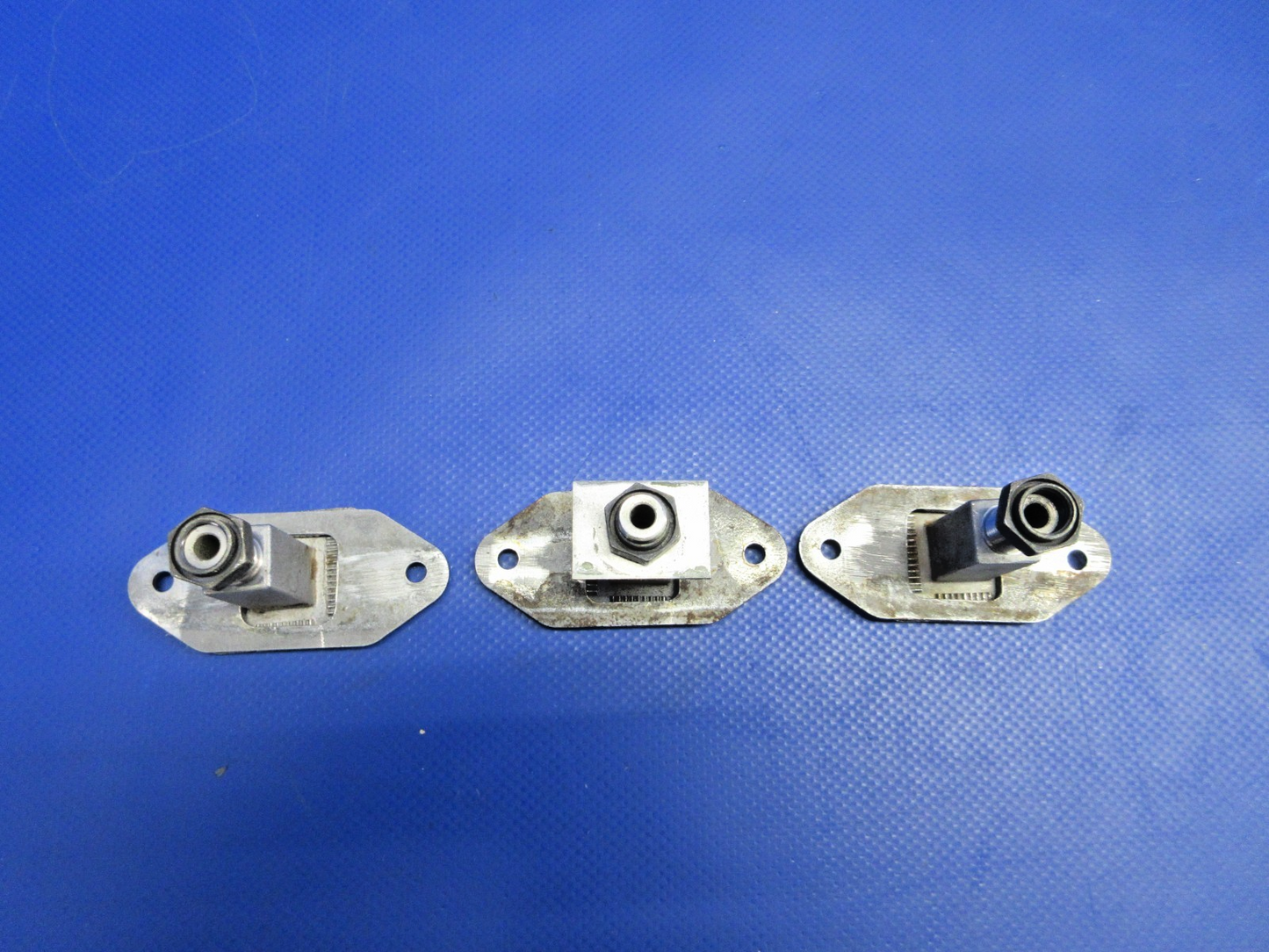 Cessna 421 Main Door Latch Receptacle P/N 5111532-1 LOT OF 3 (0726-743)2
