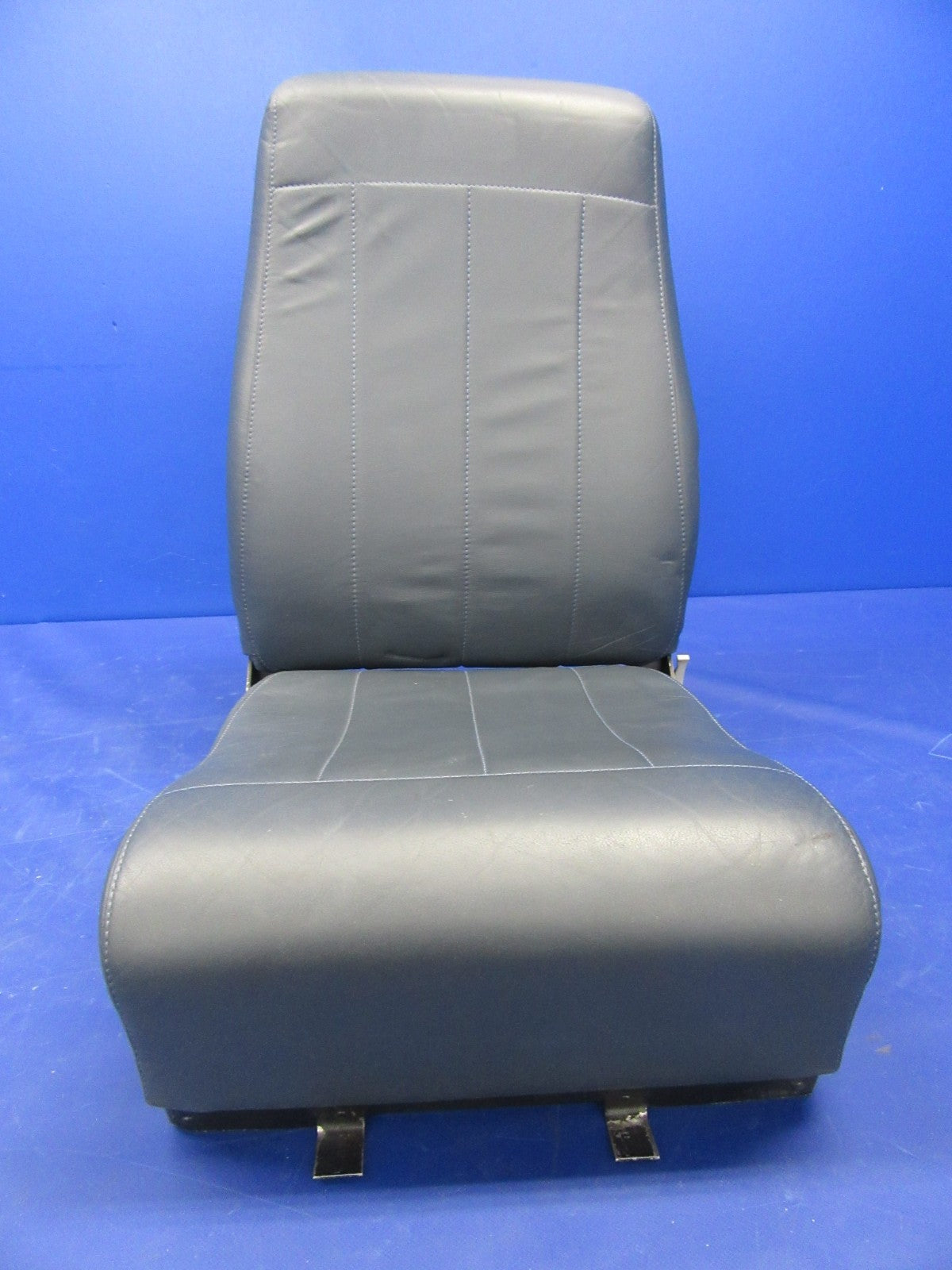 Beech 76 Duchess LH Rear Seat P/N 169-534045-113 (0326-53)1