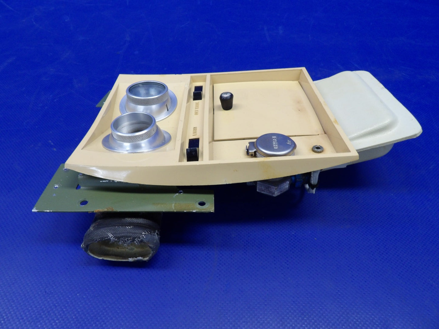 Cessna 421 Wemac Right Hand Middle Overhead Panel P/N 2390 (0726-1202)8