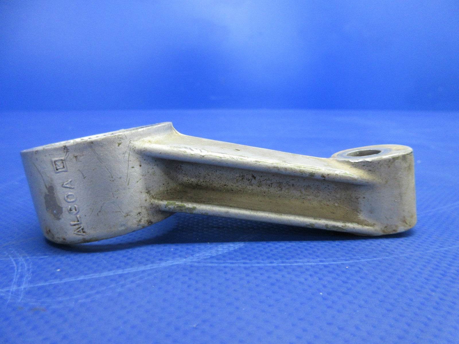 Beech F35 Bonanza Landing Gear Actuator Retract Arm P/N 35-825172-2 (0726-760)5
