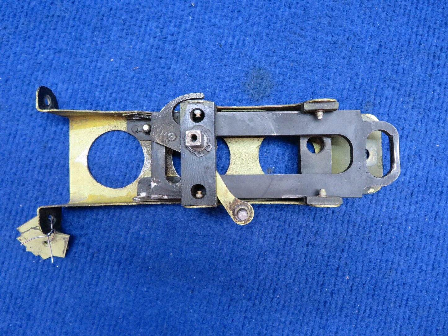 Socata TB-10 Rear LH Box Assy Door Latch Mechanism P/N 25025002 (0722-352)