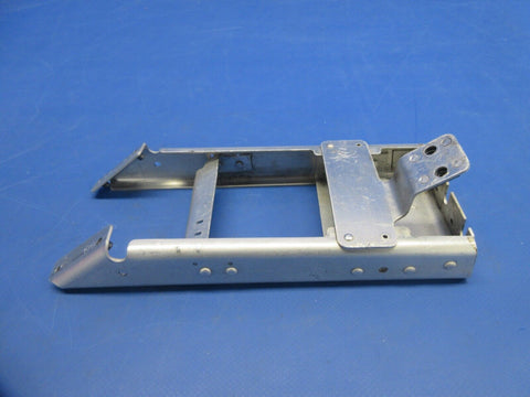 Piper PA-32RT-300T Lance II Cockpit Engine Controls Mount 69324-04 (1024-705)