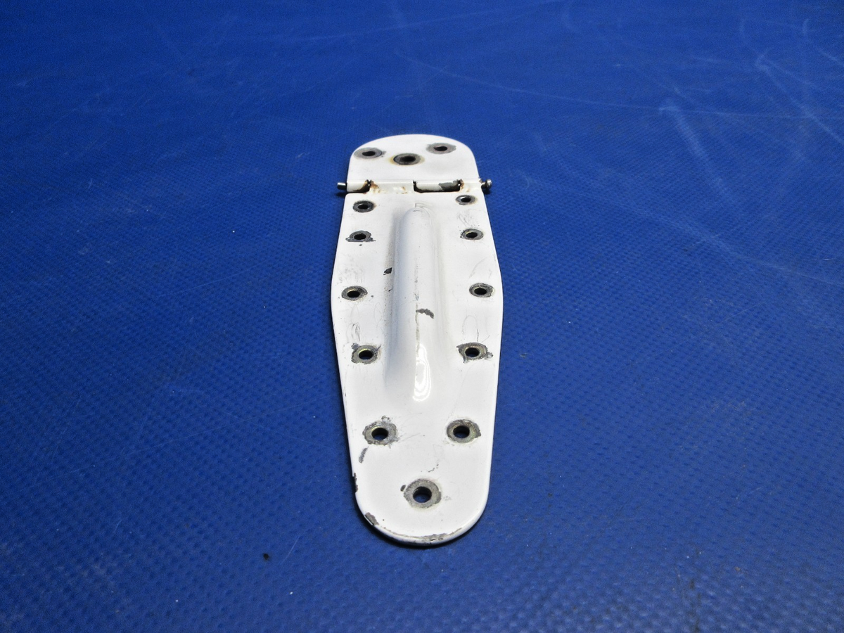 Cessna 172 / 172RG LH Cabin Door LWR Hinge P/N 2417003-1 (0926-872)6