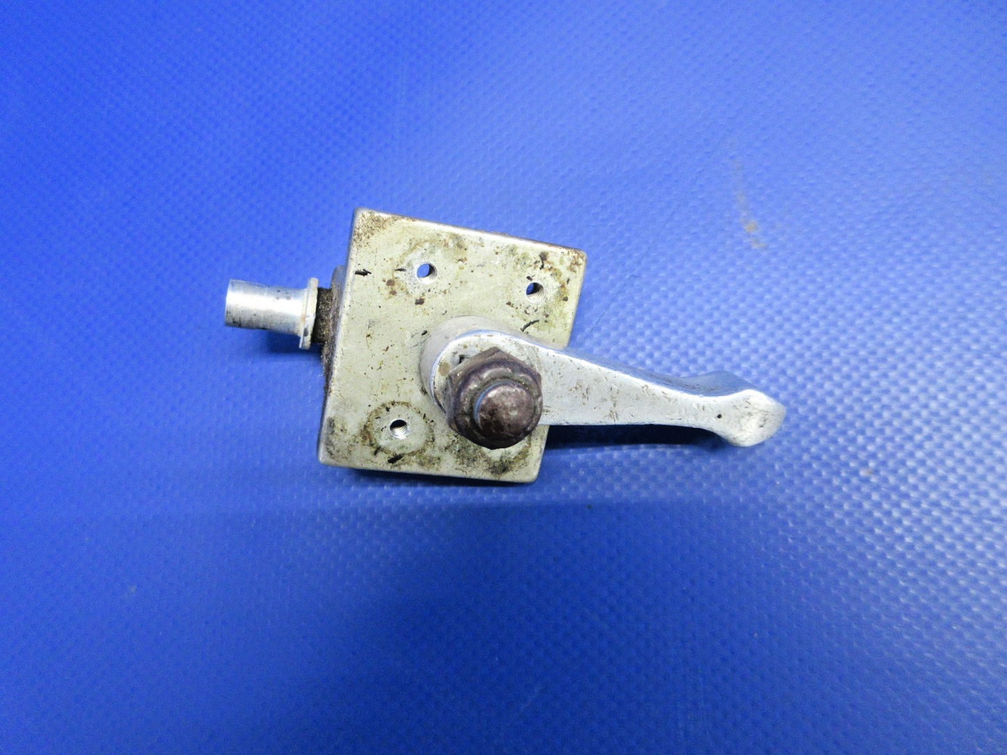Cessna 310 / 310I Fuel Valve Gear & Handle P/N 0513107 (0326-814)1