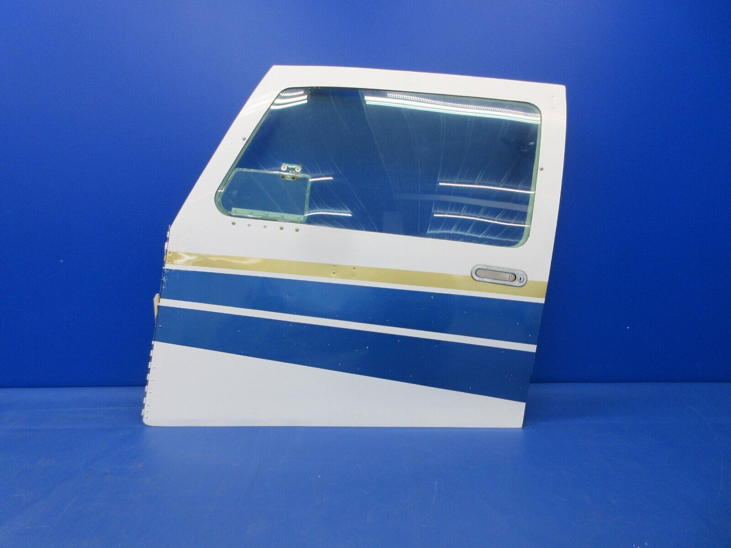 Beech C24R Sierra Cabin Door Assy LH w/ Key P/N 169-420036-619 (0524-615)