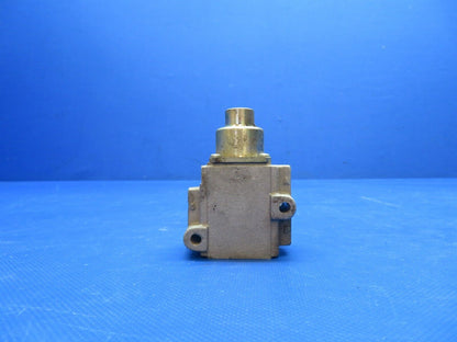 Parker Pneumatic Valve P/N CW1037 (0724-1949)