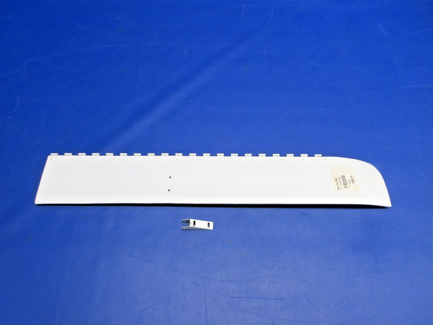 Piper PA-28R Nose Gear RH Door P/N 67352-001 NOS (0326-953)1