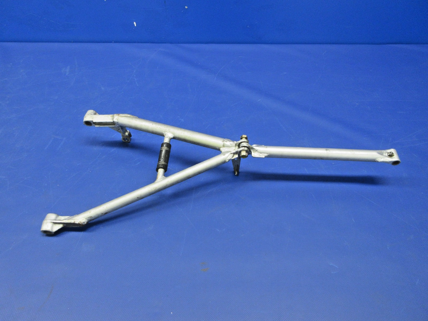Beech D95A Travel Air Nose Gear Retract Drag Leg + Brace (0326-845)0