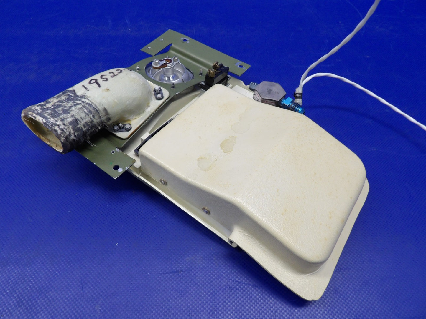 Cessna 421 Wemac Left Hand Middle Overhead Panel P/N 2390 (0726-1204)10