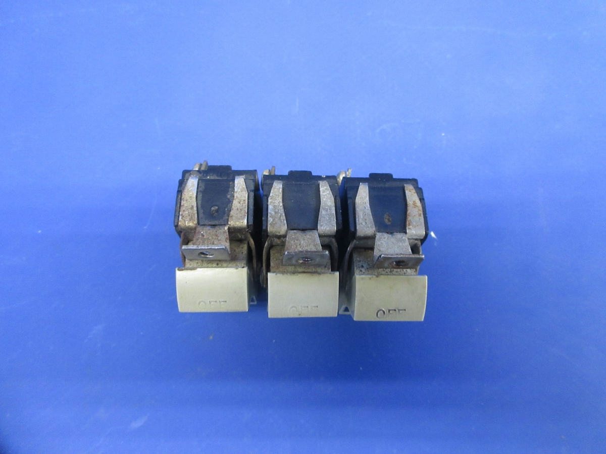 Piper PA38112 Tomahawk Rocker Switch Set P/N 587826 LOT OF 3 (0525841 ...
