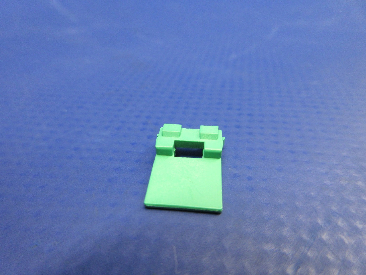 Cirrus Tanis Harness Plastic Socket P/N TCP2598 LOT OF 5 NOS (0326-993)14
