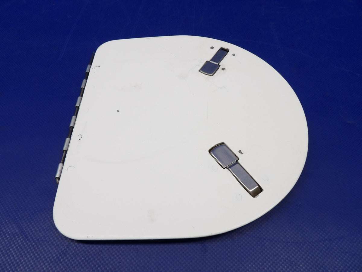 Cirrus SR22 Oil Filler Door P/N 20175-001 (0926-1211)4