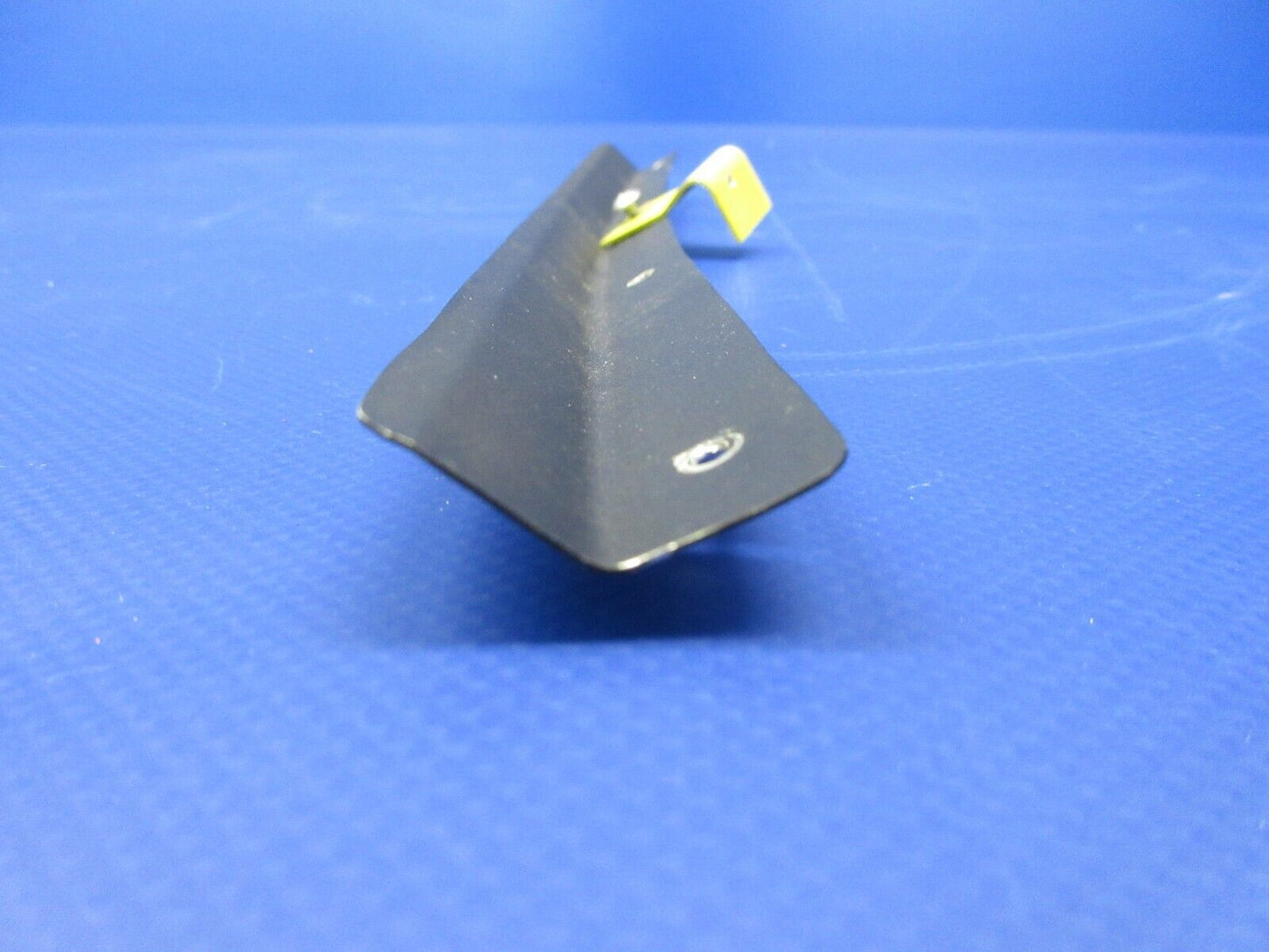 Piper PA-28-181 Co-Pilot Center Window Retainer Top & Sides 76264-00 (1224-2042)