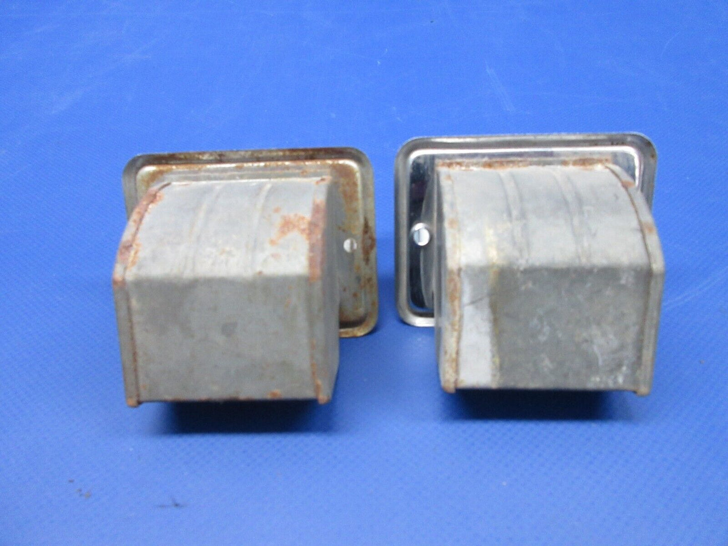 Piper Ash Tray Assy LOT OF 2 (0424-1292)