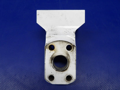 Cirrus SR22 Main Gear Axle Fitting P/N 13284-001 (0926-1204)2