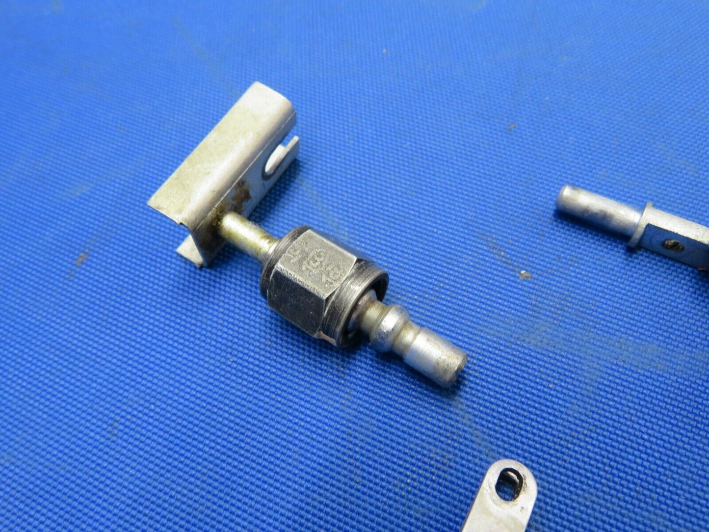 Cessna P210N Cabin Door Handle Pin Lock w/ Connector P/N 2117198-1 (1020-154)
